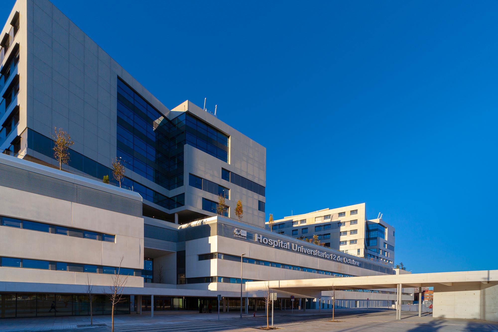 Nous fabriquons plus de 2 000 fenêtres saines pour le nouvel hôpital 12 de Octubre.